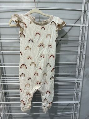 Loulou lollipop Cream Rainbow Ruffle-Sleeve Baby Romper